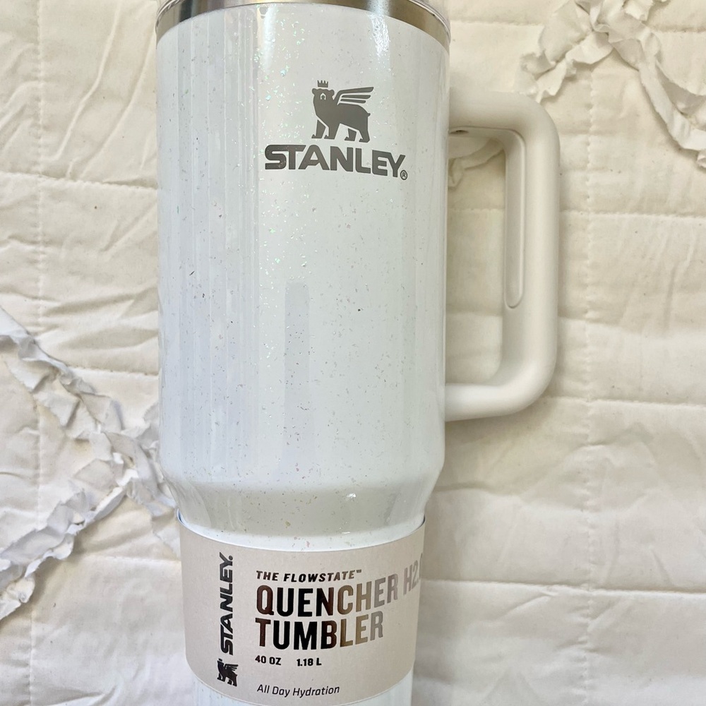 Stanley Frost Pearlescent 40 oz